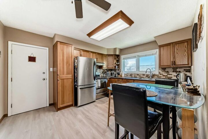 Property Photo: 604 69 Avenue SW AB T2V 0N9