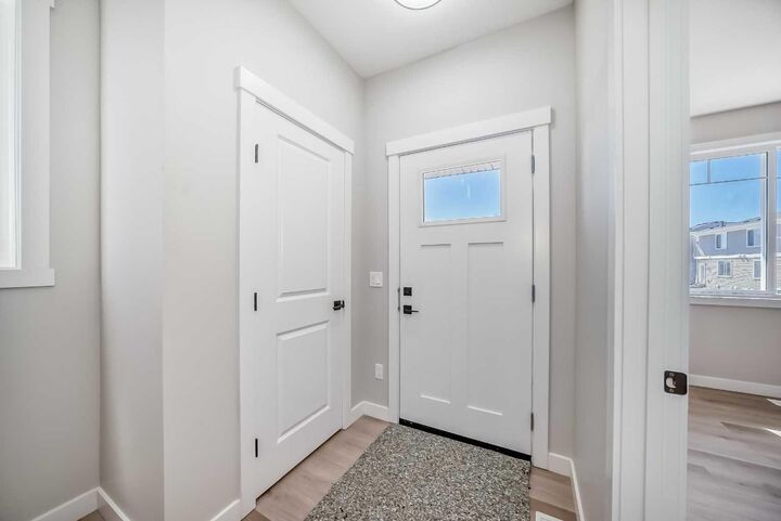 Property Photo:  112 Belvedere Park SE  AB T2A 8A1 