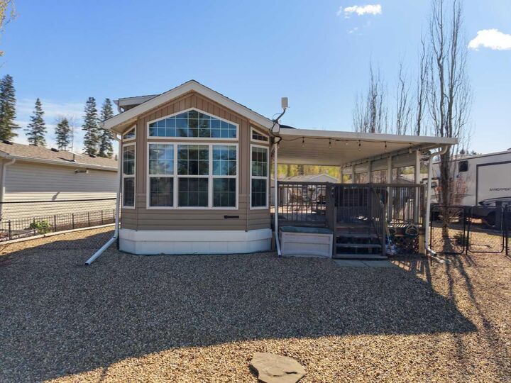 Property Photo:  10046 Twp Rd 422 158A  AB T4J 1V9 