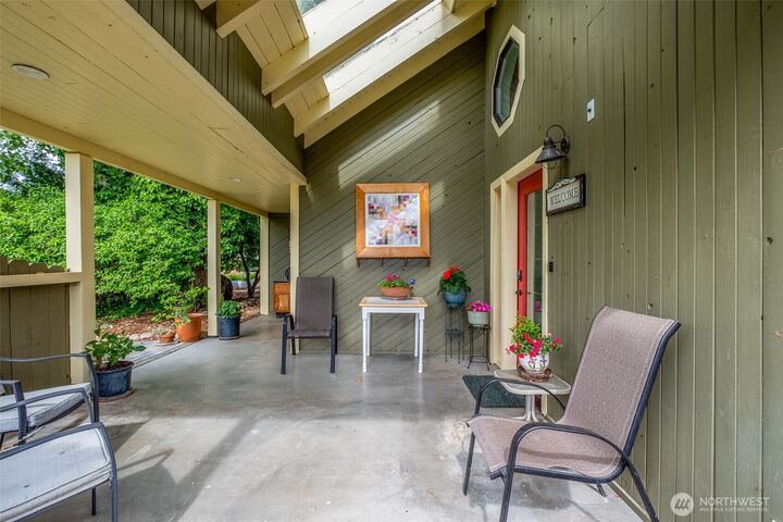 Property Photo: 1661 Road 17.6 NW WA 98823