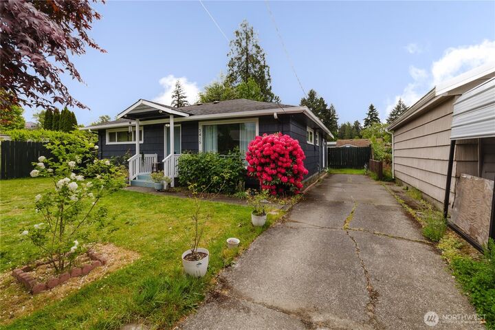 Property Photo:  3415  9th Street  WA 98312 