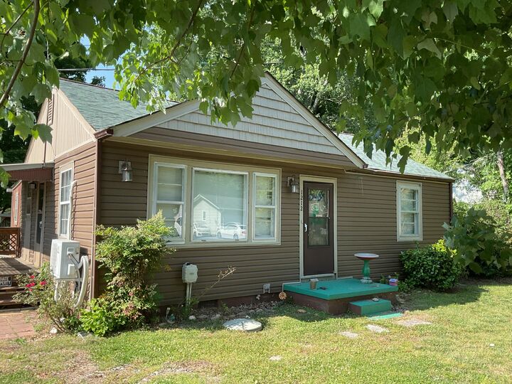 Property Photo:  1212 Jones Street  TN 37303 