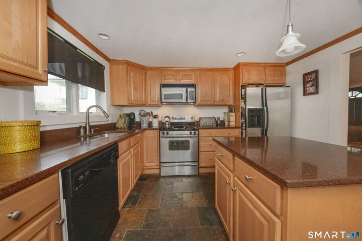 Property Photo:  100 Pratt Road  CT 06413 