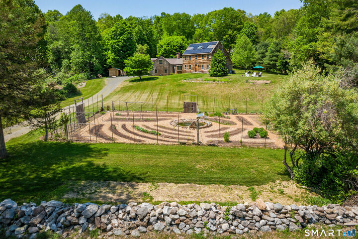 Property Photo:  174 Huntingtown Road  CT 06470 
