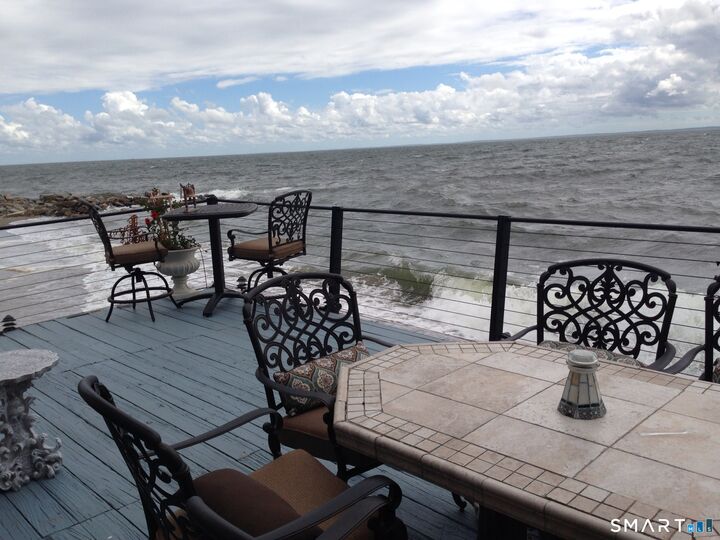 Property Photo:  15 Shoreline Drive 15  CT 06615 