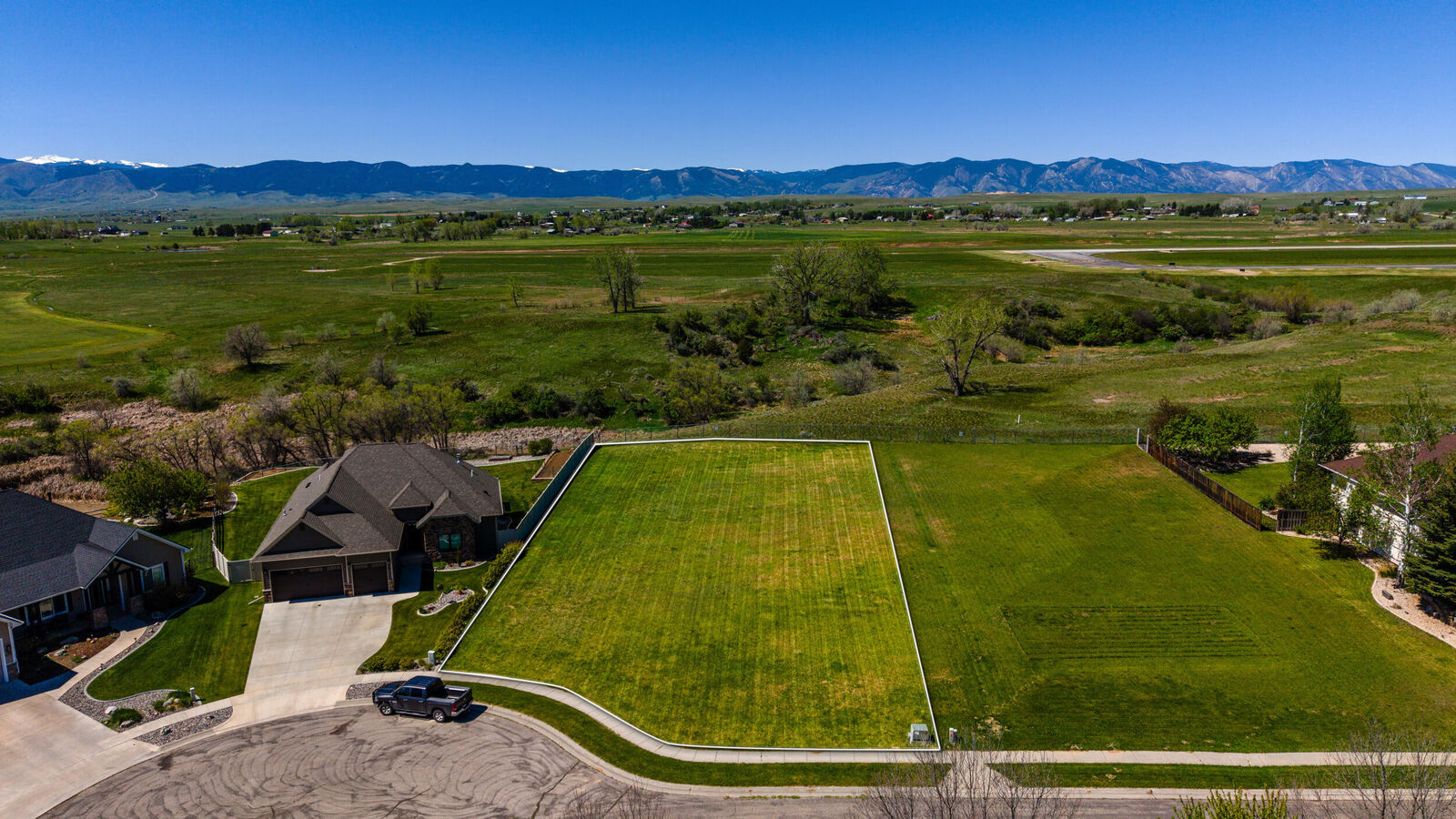 Property Photo: 634 Mountain Shadows Boulevard WY 82801
