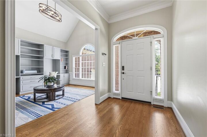 Property Photo:  2904 Willow Oak Drive  NC 27408 