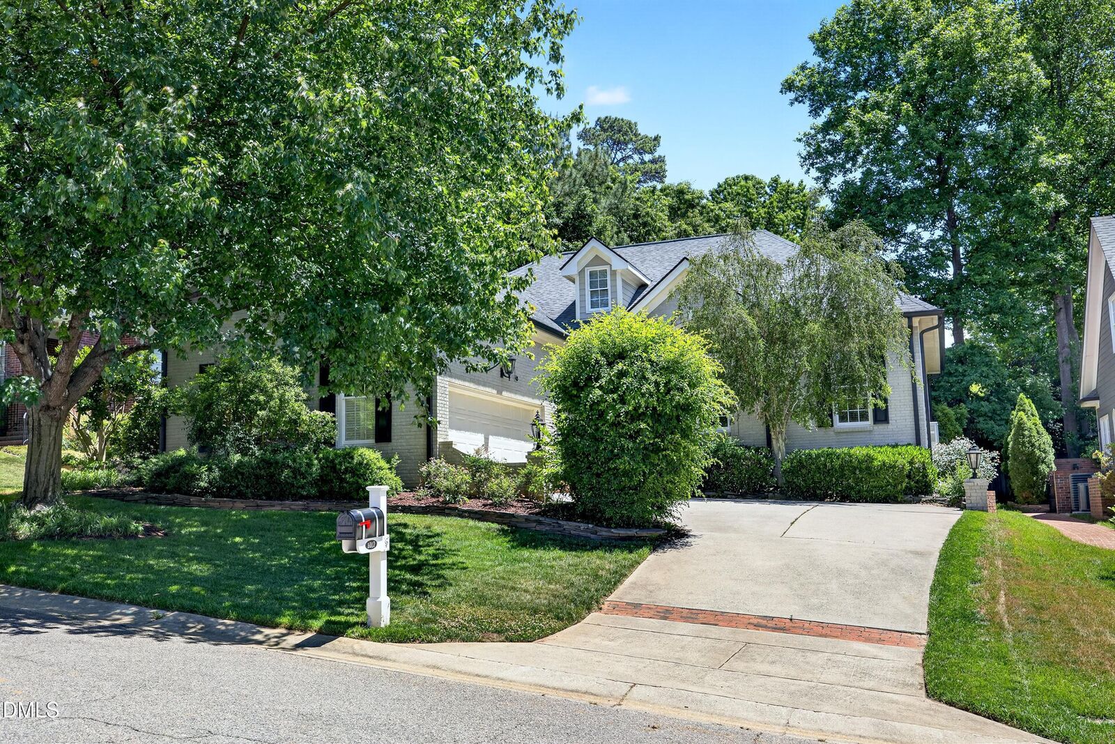 Property Photo: 1017 Wedgeland Drive NC 27615