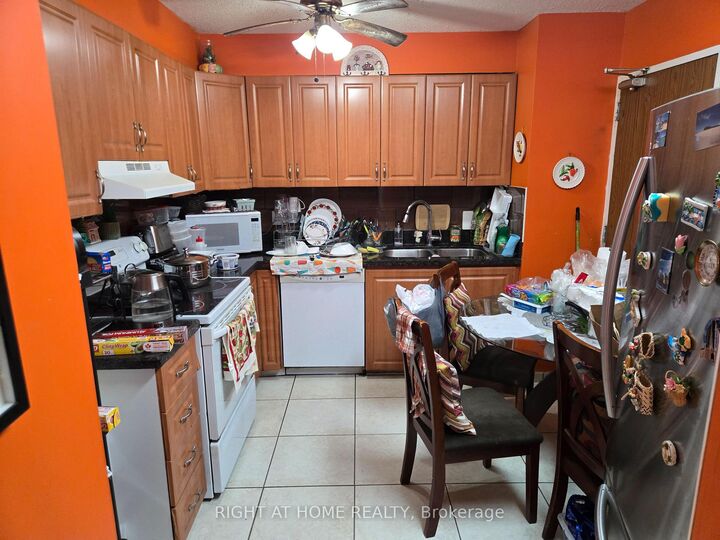 Property Photo: 50 Mississauga Valley Boulevard 114 ON L5A 3S2