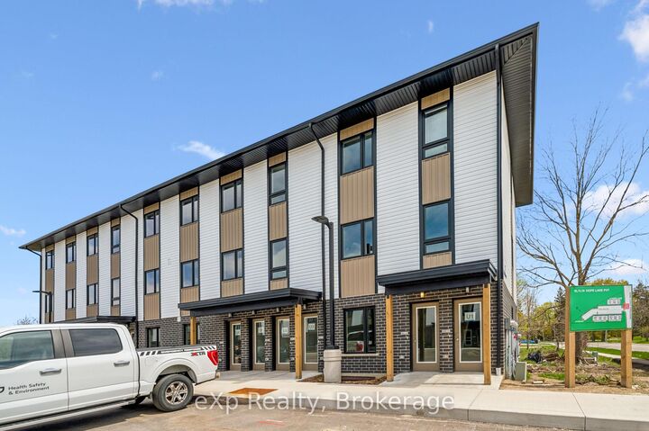 Property Photo:  465 Garafraxa Street W 2  ON N1M 1C6 