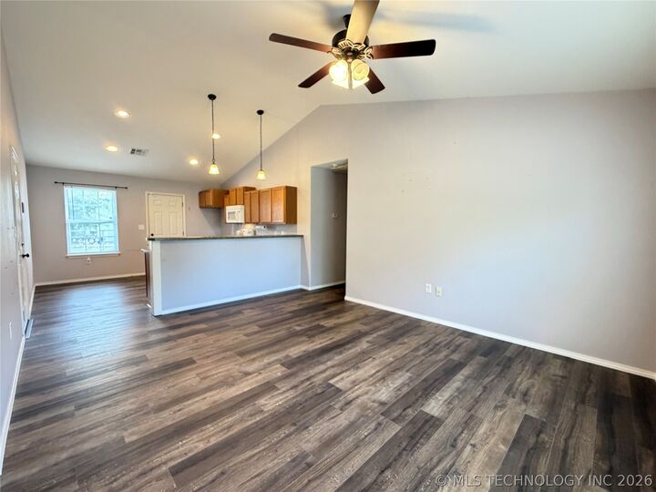 Property Photo:  134 E 2nd Street  OK 74030 