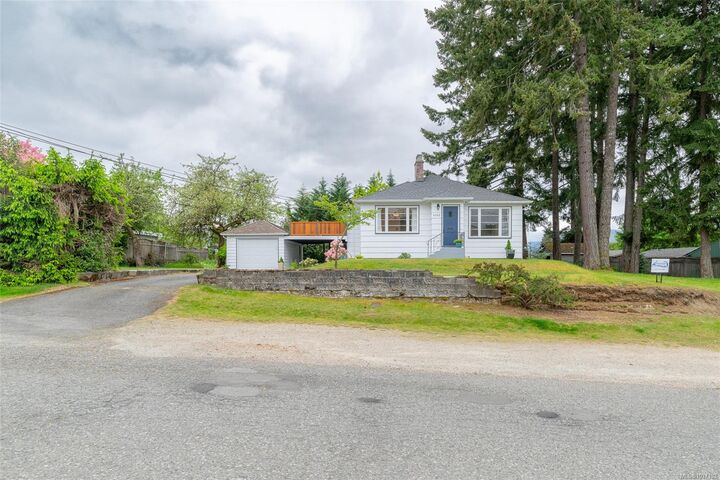 Property Photo: 4342 Glenside Rd BC V9Y 5X1