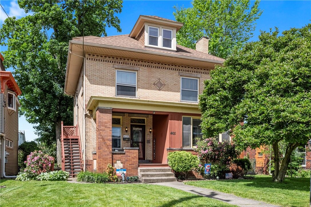 Property Photo:  465 Market St  PA 15009 