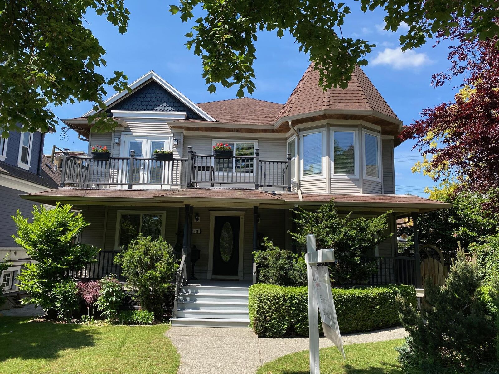 Property Photo:  421 Kelly Street  BC V3L 3T7 