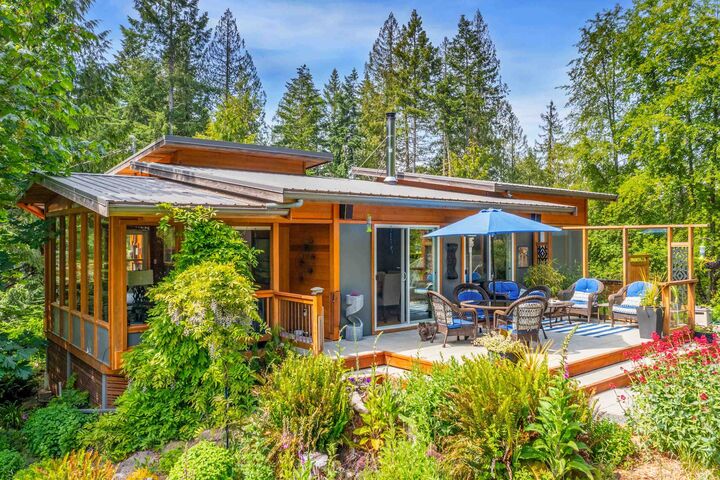 Property Photo: 1330 Cottage Way BC V0N 1P0