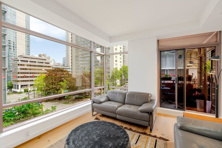 Property Photo:  1500 Alberni Street 1B  BC V6G 3C9 