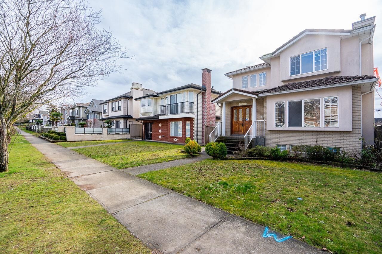 Property Photo: 726 E 56th Avenue BC V5X 1R9