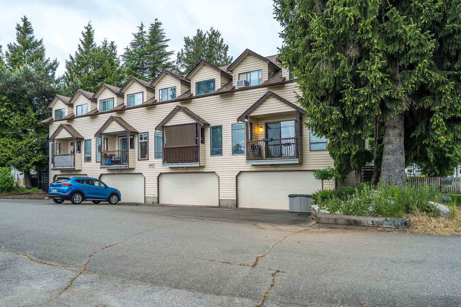Property Photo:  11869 223rd Street 1  BC V2X 5Y2 