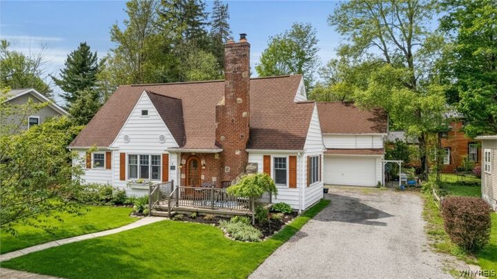 Property Photo:  105 Park Place  NY 14052 