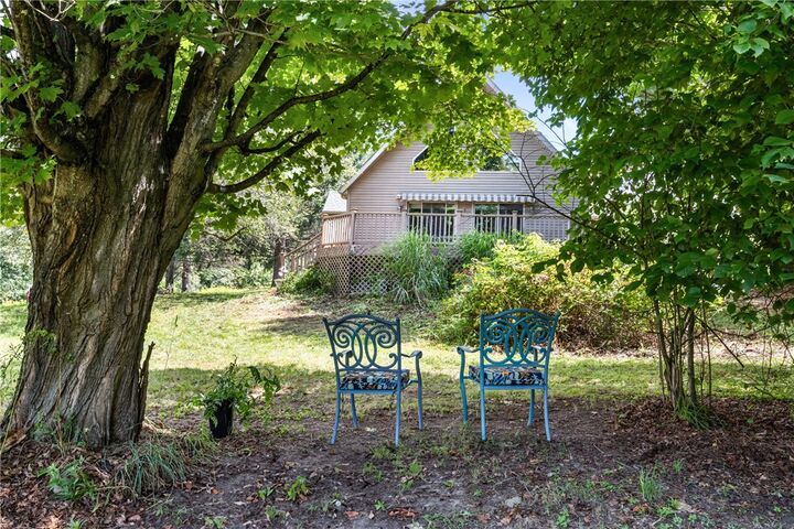 Property Photo:  