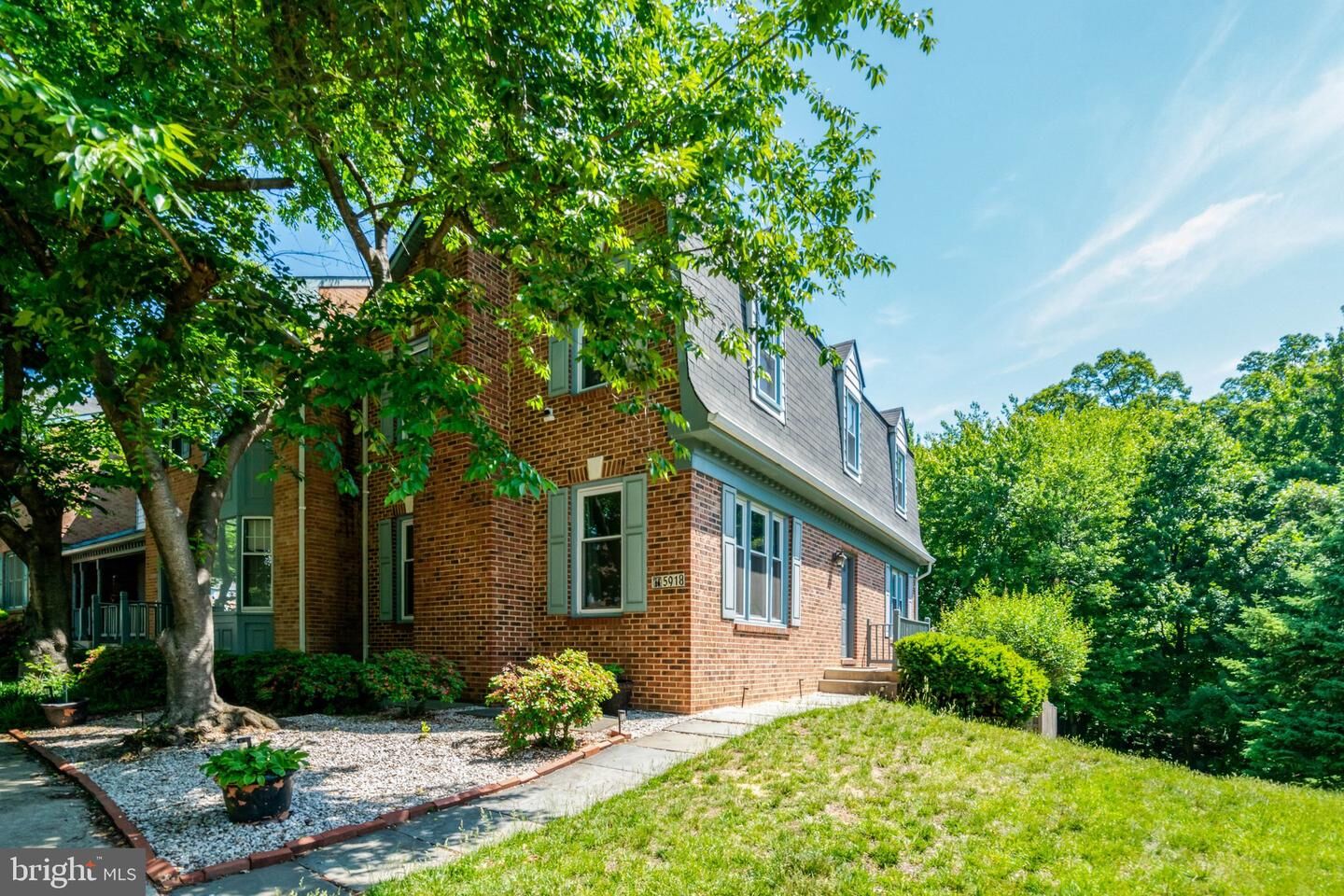 Property Photo: 5918 Wescott Hills Way VA 22315