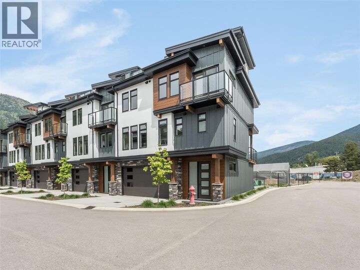 Property Photo:  910 Lakeside Drive 208  BC V1L 6G3 