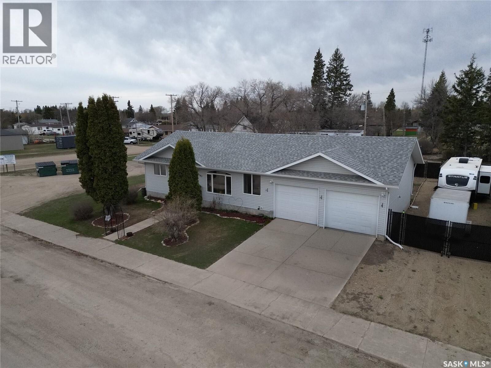 Property Photo:  741 Main Street  SK S0J 0B4 