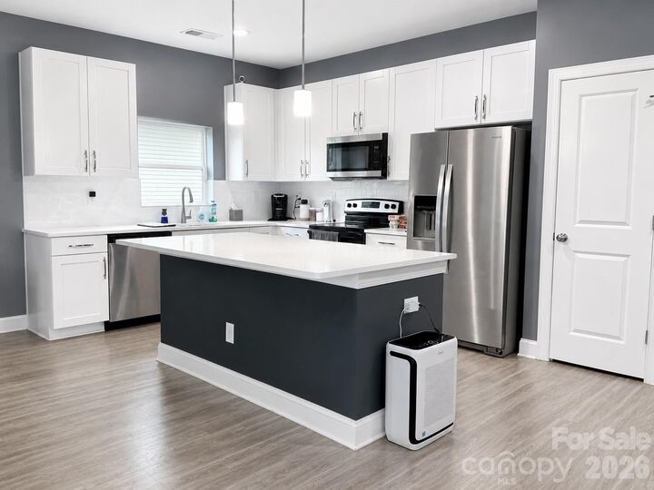 Property Photo:  1418 Azalea Avenue  NC 28081 