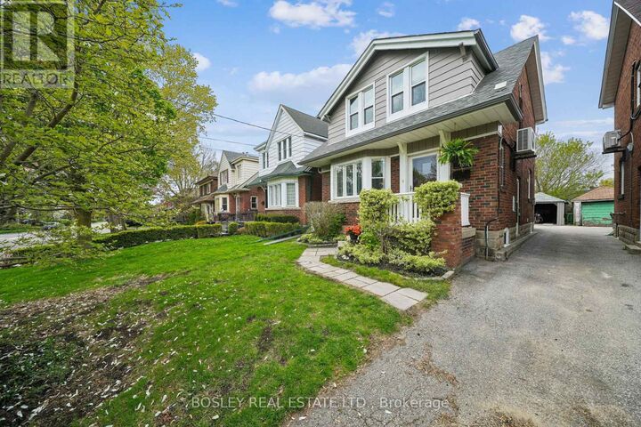 Property Photo:  70 Eleventh Street  ON M8V 3G5 