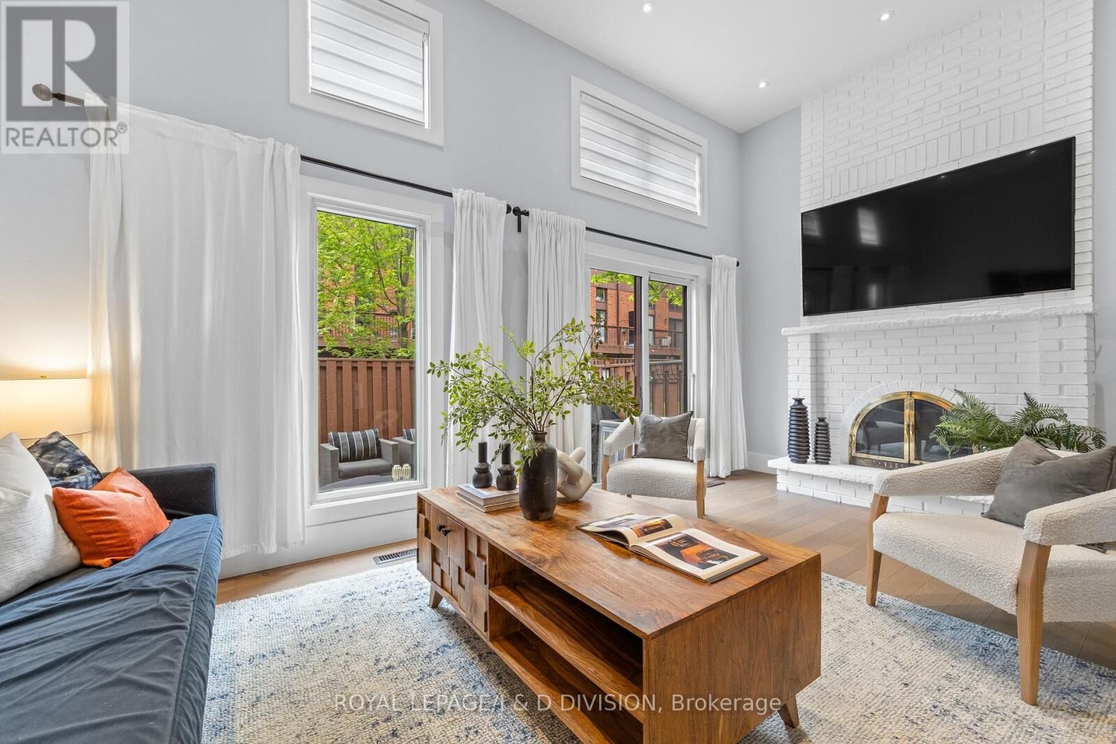 Property Photo: 4165 Fieldgate Drive 107 ON L4W 2M9