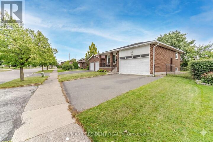 Property Photo: 13 Panorama Crescent ON L6S 3T7