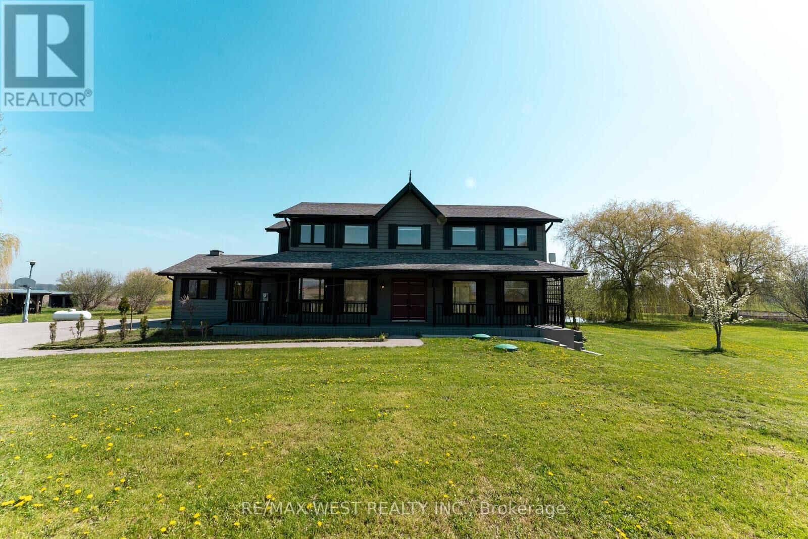 Property Photo:  3561 15th Side Road  ON L0G 1A0 