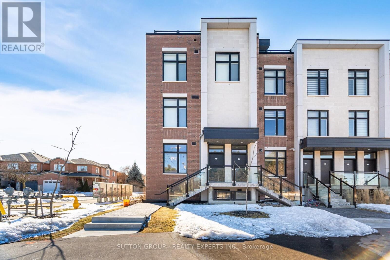 Property Photo: 9560 Islington Avenue L109 ON L4H 4Z5
