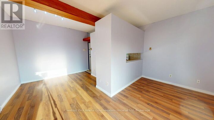 Property Photo:  97 Farquhar Street 101  ON N1H 3N4 