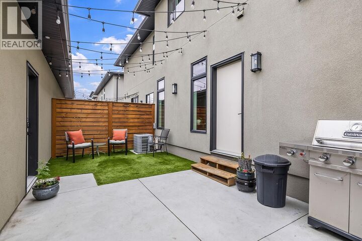 Property Photo:  887 Morrison Avenue 4  BC V1Y 5E6 