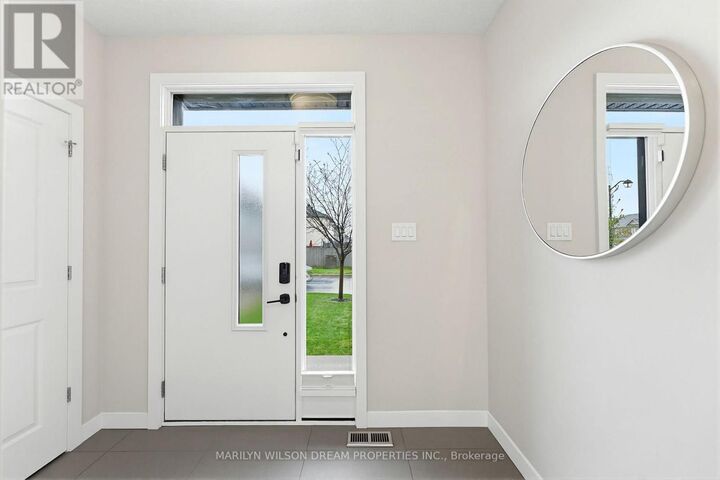 Property Photo:  304 Andalusian Crescent  ON K2V 0C2 