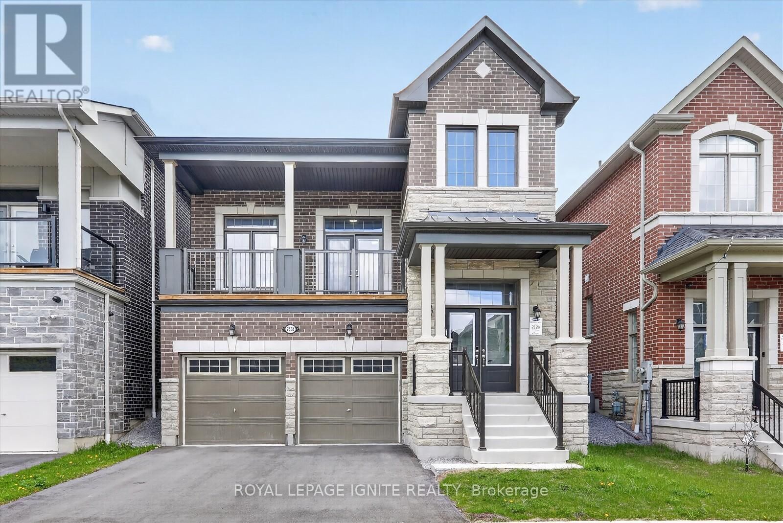 Property Photo:  2835 Foxden Square  ON L1X 0N9 