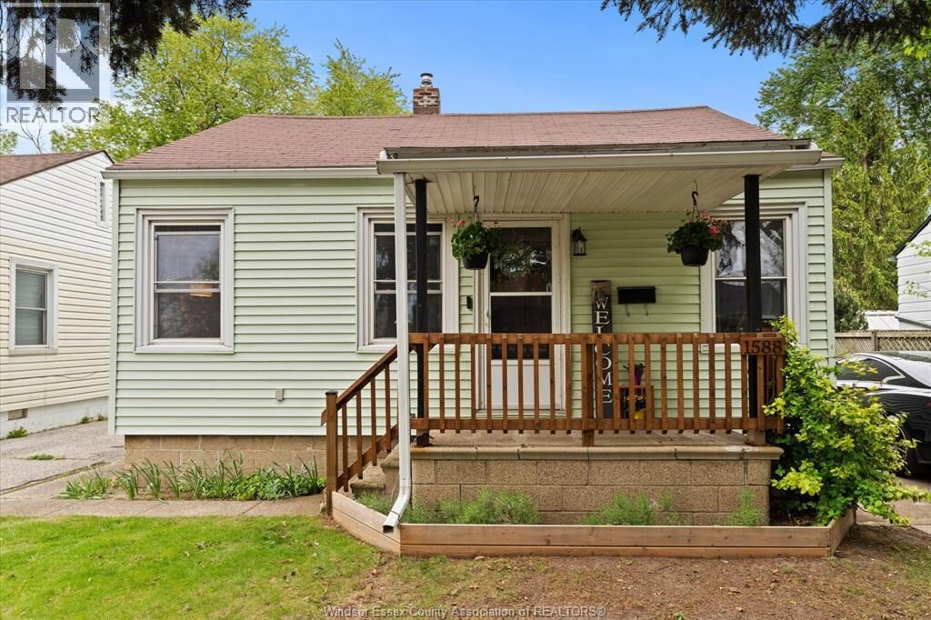 Property Photo:  1588 Central Avenue  ON N8Y 3V8 