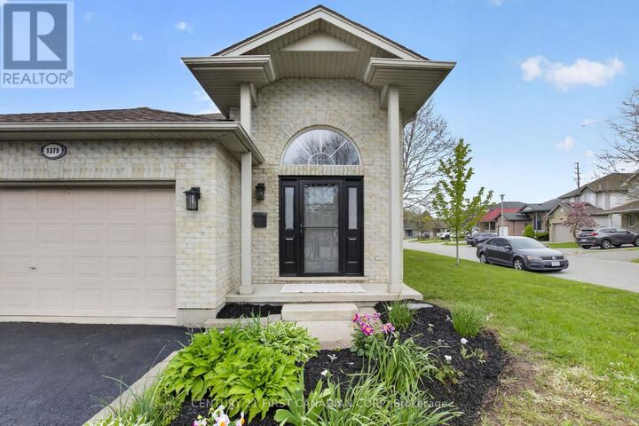 Property Photo:  1379 Aspenridge Crescent  ON N5Y 5P1 