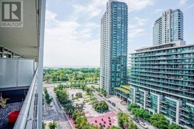 Property Photo:  35 Bastion Street 1716  ON M5V 0C2 