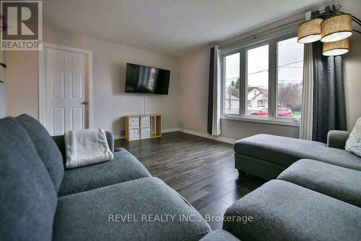 Property Photo: 209 Sutherland Street ON P0N 1C0