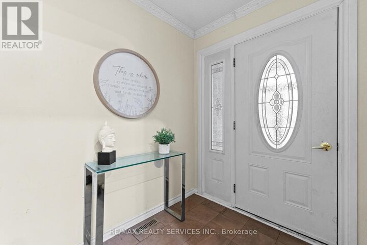 Property Photo: 13 Linkdale Road ON L6V 3A1