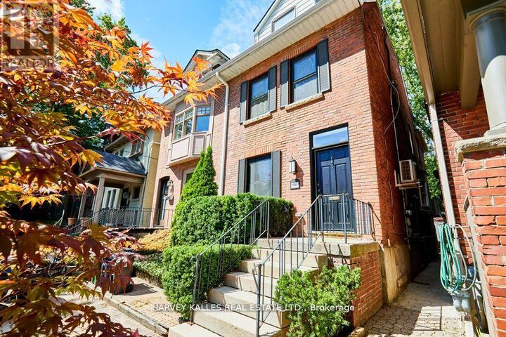 Property Photo:  96 Balmoral Avenue  ON M4V 1J4 