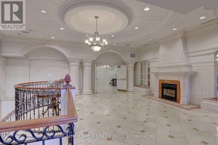 Property Photo:  880 Grandview Way 1302  ON M2N 7B2 