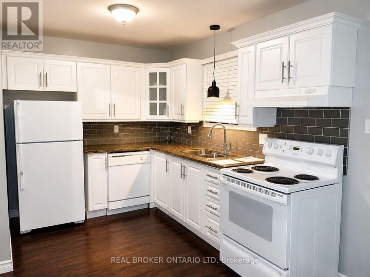Property Photo:  475 Sandringham Crescent 25  ON N6C 5B9 