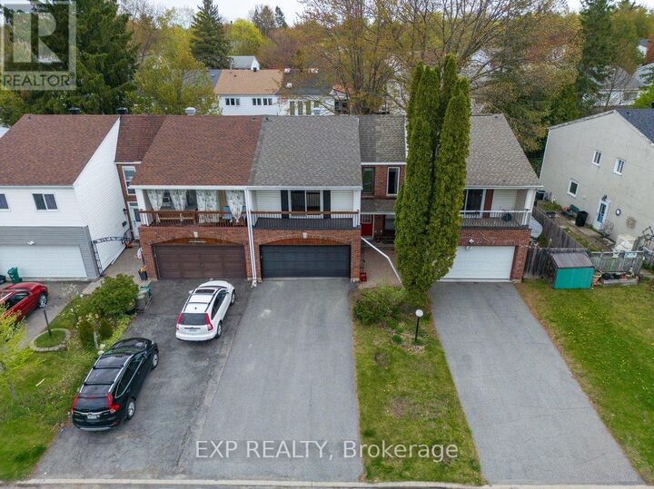 Property Photo:  15 Jansen Road  ON K2H 5W6 