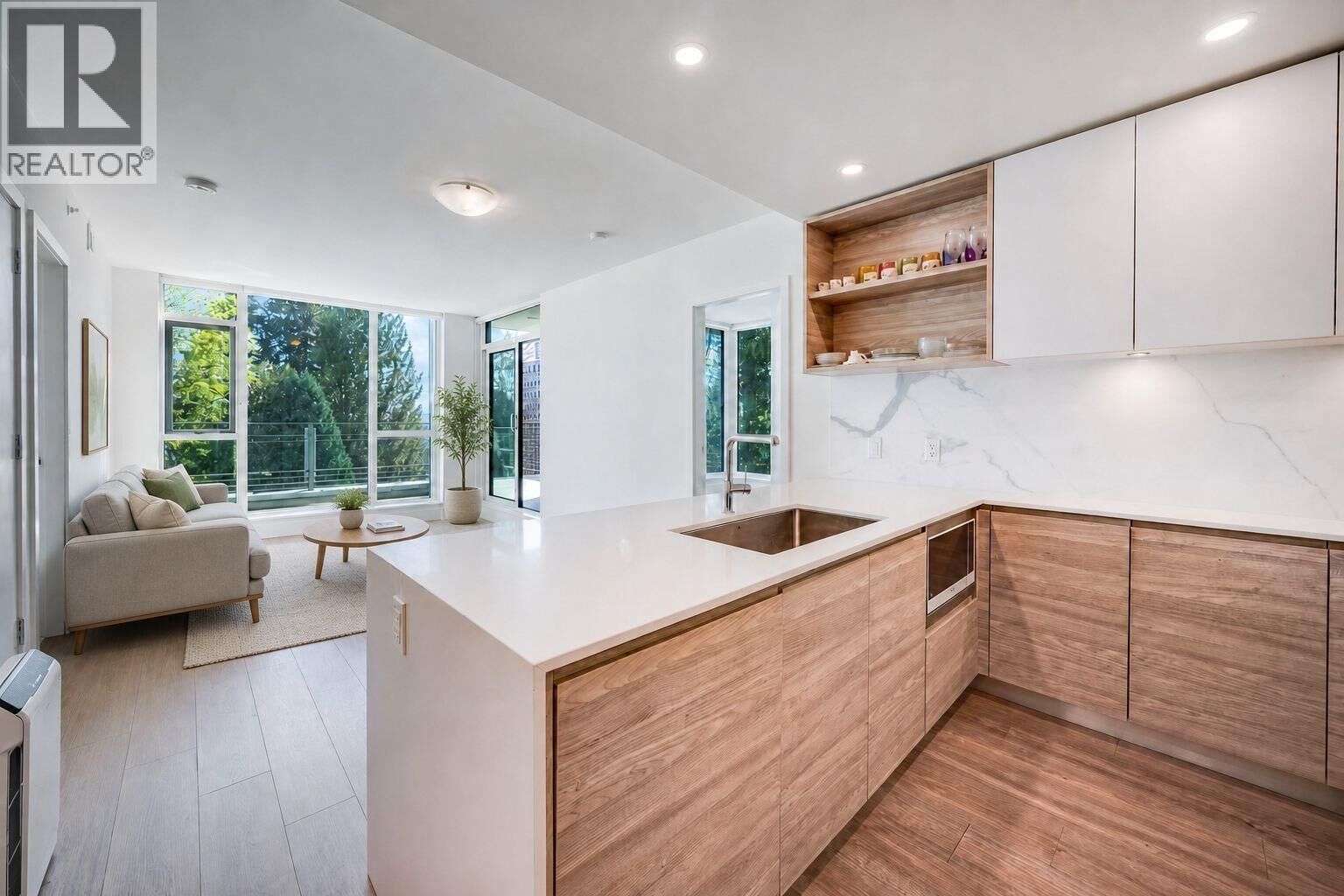Property Photo:  585 Austin Avenue 205  BC V3K 0G6 