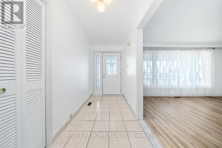 Property Photo:  47 Wheelwright Crescent  ON M3N 1V2 