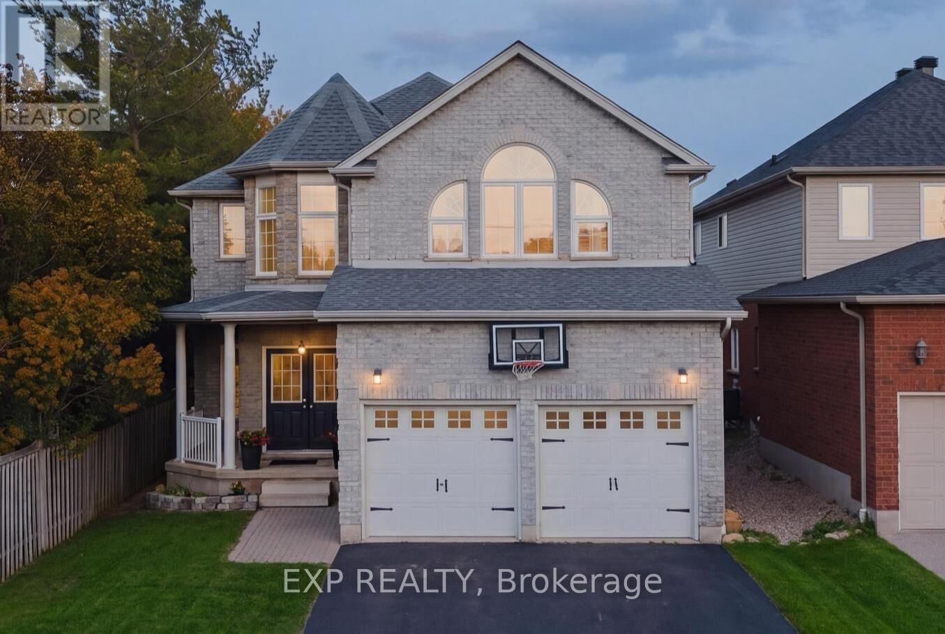 Property Photo:  606 Doon Drive South  ON N2P 2X4 