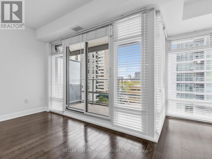Property Photo:  2191 Yonge Street 904  ON M4S 3H8 